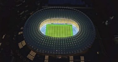 Olimpiyskiy ulusal spor kompleksi, Kiev, Ukrayna hava gece görünümü 