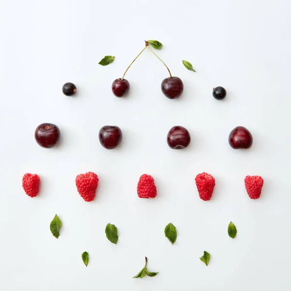 Colorful Pattern Raspberries Cherries Blueberries White Background — Stock Photo, Image