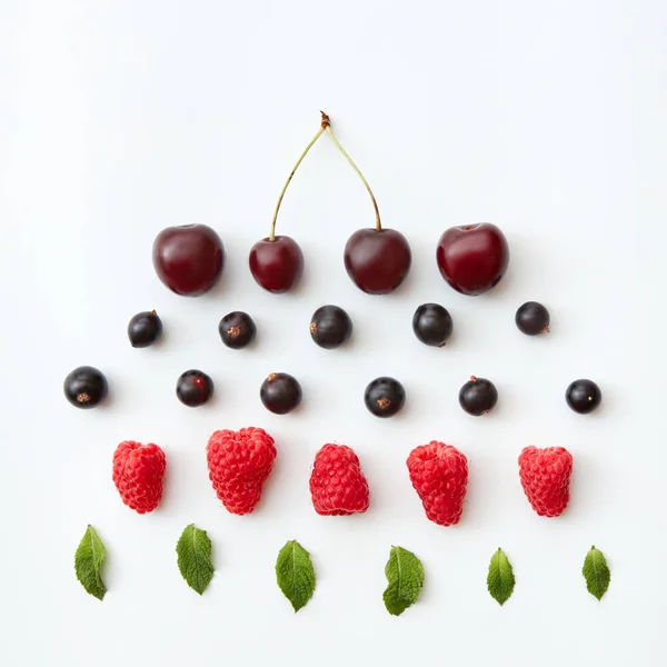 Motif Coloré Framboises Cerises Bleuets Sur Fond Blanc — Photo