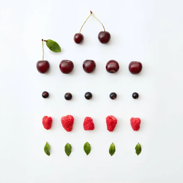 Colorful Pattern Raspberries Cherries Blueberries White Background — Stock Photo, Image