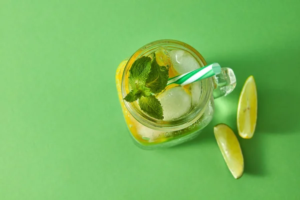 Vue Dessus Pot Maçon Verre Sur Une Table Verte Avec — Photo