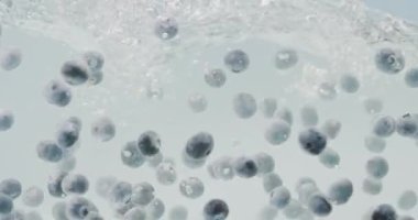 taze olgun kiraz düşen suya video yığını 