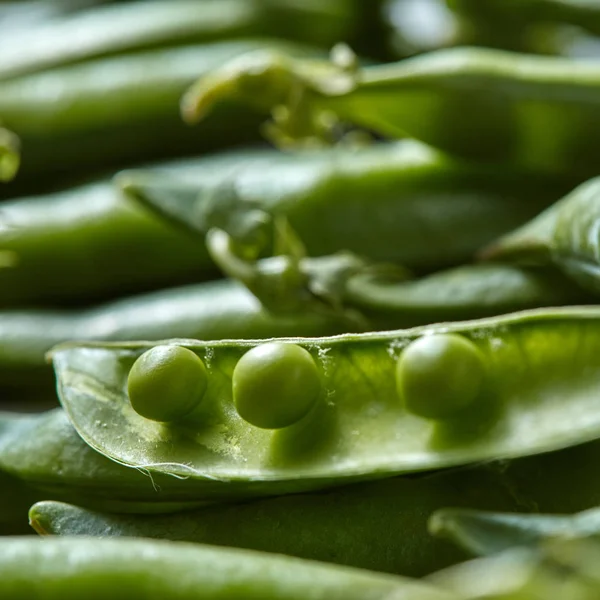 Natürliche Organische Grüne Erbsenstäbchen Lebensmittel Hintergrund — Stockfoto