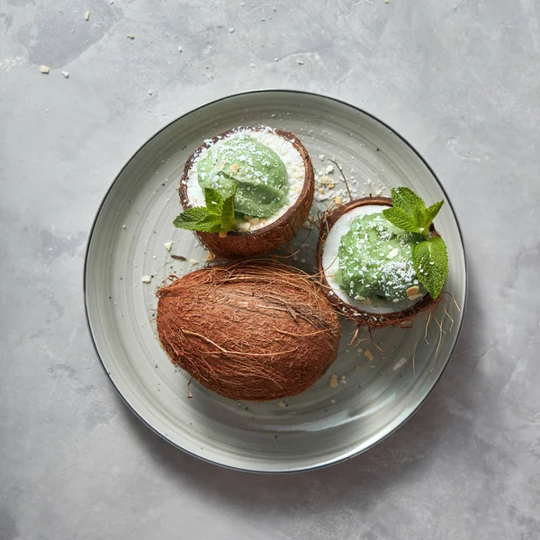 Halves Coconut Homemade Green Mint Ice Cream — Stock Photo, Image