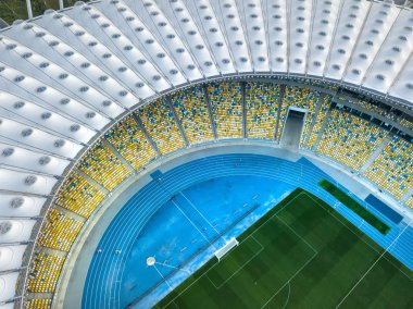 Kiev, Ukrayna - 19 Temmuz 2018. Panoramik dron Stadyumu kapağının üzerinden yapı - ulusal spor kompleksi Olimpiysky. Stadyum inşaat unsurları. Mimari fotoğraf.