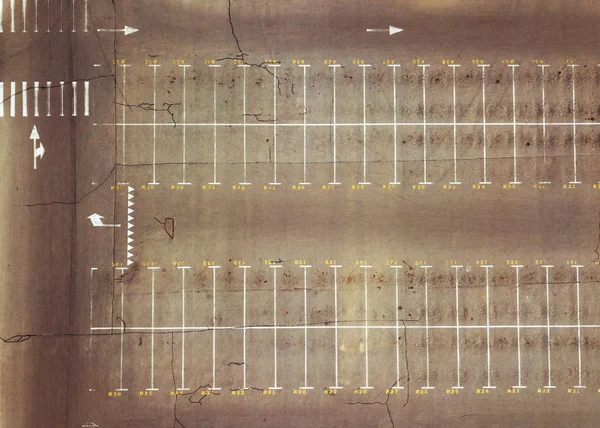 全景从无人驾驶飞机上大量的空停车位 顶部视图 — 图库照片