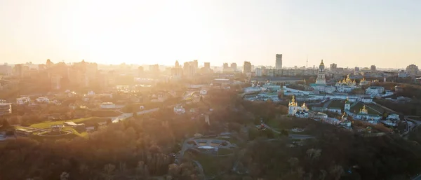 Yaz Aylarında Gün Batımında Mimari Anıtları Ile Kiev Pechersk Lavra — Stok fotoğraf