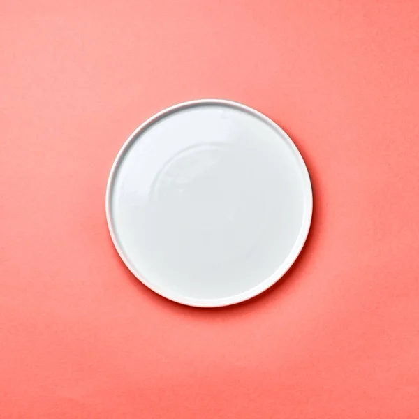 Dekoracyjne Ceramiczne Ręcznie Pusty Płyta Biały Tle Kolorze Pantone Życia — Zdjęcie stockowe