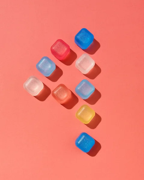 Numéro Quatre Cubes Glace Plastique Coloré Avec Des Ombres Sur — Photo