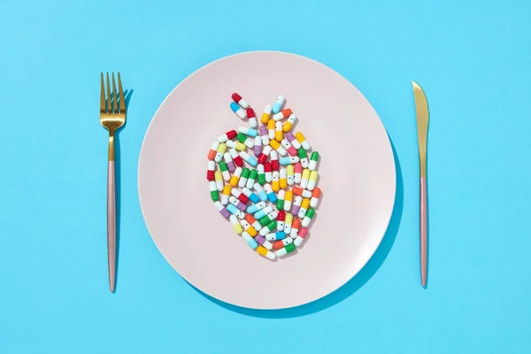 Différentes Pilules Suppléments Comme Nourriture Sur Plaque Blanche Ronde Sous — Photo