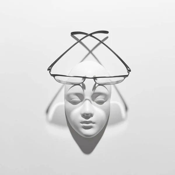 Gips Gezicht Sculptuur Met Elegante Glazen Met Lange Oversteek Schaduwen — Stockfoto