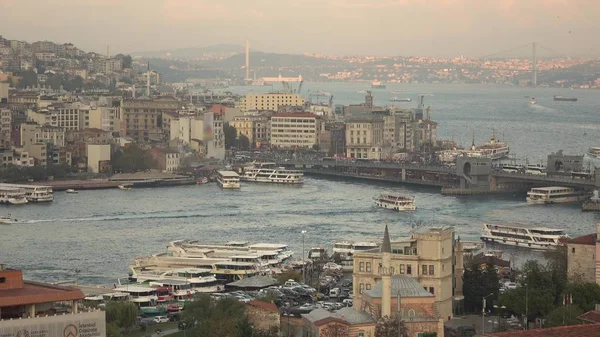 Cityscape Istanbul Türkiye Boğaz Historial Modern Binalar Yaz Gün Batımı — Stok fotoğraf