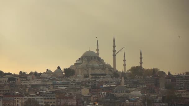 Istanbul Şehri Bulutlu Gün Bulutlar Türkiye Sayesinde Güneş Işınlarının Camii — Stok video