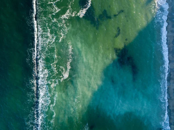 Абстрактна Блакитна Бірюзова Морська Вода Білими Хвилями Піни Водою Природа — стокове фото