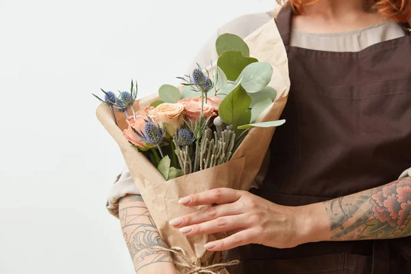 Les Mains Femme Avec Tatouage Tiennent Beau Bouquet Corail Vivant — Photo