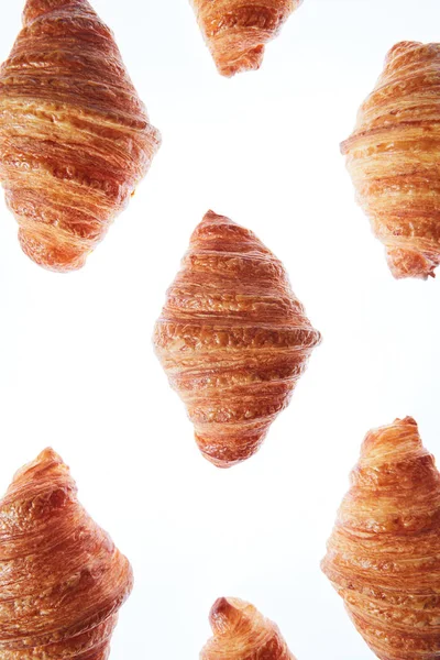 Leckere Frische Französische Croissants Auf Weißem Hintergrund Kontinentales Frühstückskonzept Kopierraum — Stockfoto