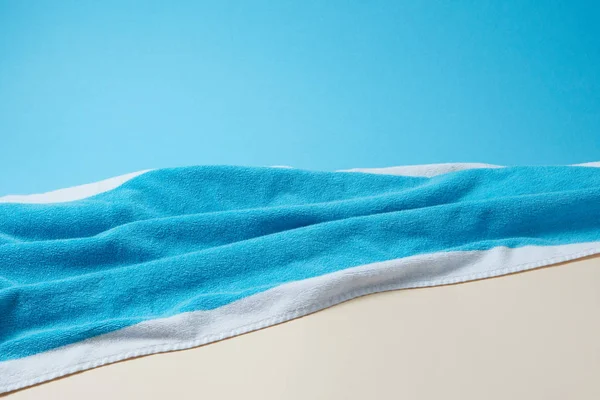 Beach Blå Handduk Duplexbakgrund Med Kopierings Utrymme Begreppet Seascape Sommardag — Stockfoto