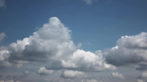 Hermosas Nubes Con Fondo Azul Del Cielo Clima Natural Cielo — Vídeo de stock