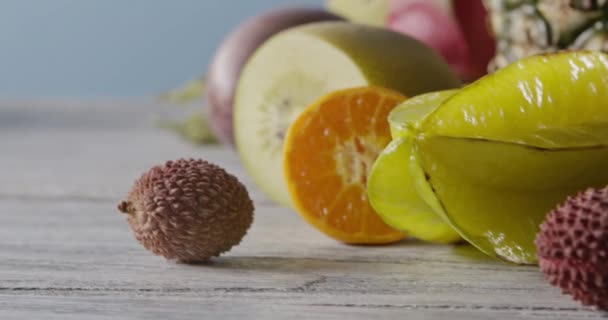Σωρός Από Διάφορα Φρέσκα Τροπικά Φρούτα Βίντεο — Αρχείο Βίντεο