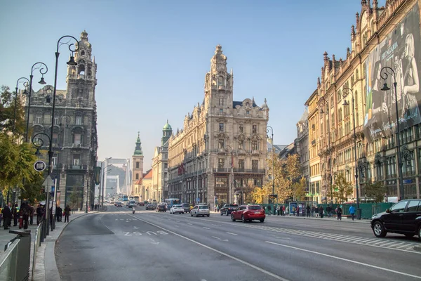 Macaristan Budapeşte Kentindeki Klotild Palota Sarayı Nın Önündeki Tarihi Meydan — Stok fotoğraf
