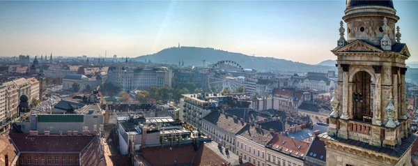 Panoramisch Uitzicht Het Historische Gedeelte Van Boedapest Met Klokkentoren Boedapest — Stockfoto