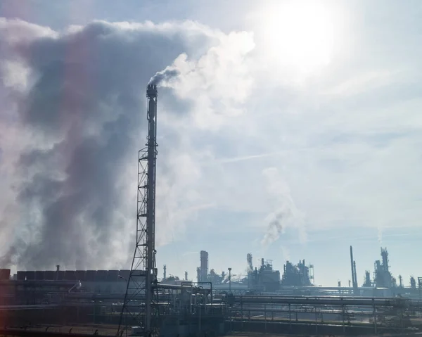 Paisagem Urbana Com Elevada Fumaça Emissão Resíduos Industriais Uma Grande — Fotografia de Stock