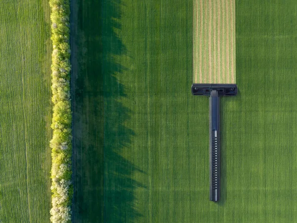 Flygfoto Från Drönare Ovan Grönt Jordbruksfält Med Rakning Process Engångs — Stockfoto