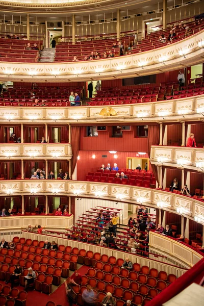 Krásná Bohatá Výzdoba Interiéru Hlediště Vídeňské Státní Opery Parterem Balkony — Stock fotografie