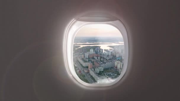 Вид Місто Через Віконну Раму Літака Концепція Подорожей Транспортування — стокове відео