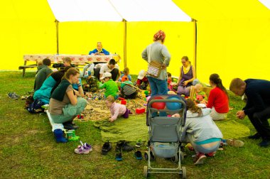 Haziran 8-12, 2018 üzerinde Tyumen, Rusya'da meydana geldi gökyüzü ve toprak ethnofestival