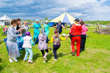 Master class kadın dairesel dans etmek, gökyüzü ve toprak eth
