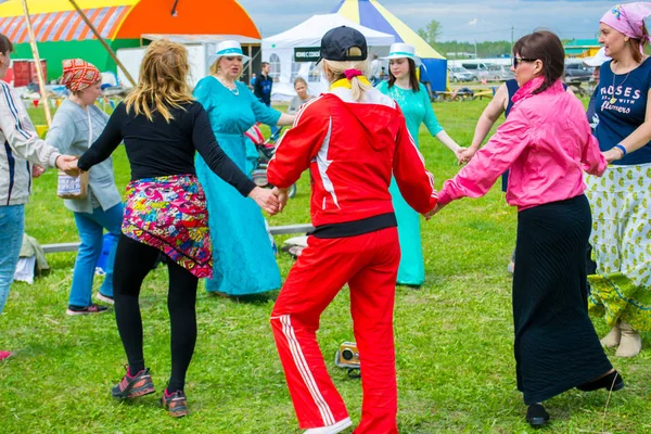  Haziran 8-12, 2018 üzerinde Tyumen, Rusya'da meydana geldi gökyüzü ve toprak ethnofestival