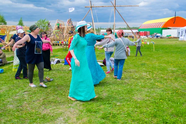  Haziran 8-12, 2018 üzerinde Tyumen, Rusya'da meydana geldi gökyüzü ve toprak ethnofestival