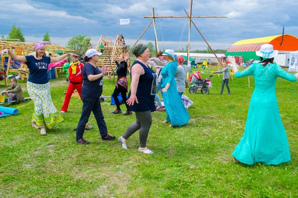  Haziran 8-12, 2018 üzerinde Tyumen, Rusya'da meydana geldi gökyüzü ve toprak ethnofestival