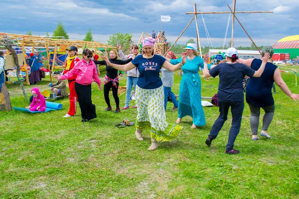  Haziran 8-12, 2018 üzerinde Tyumen, Rusya'da meydana geldi gökyüzü ve toprak ethnofestival