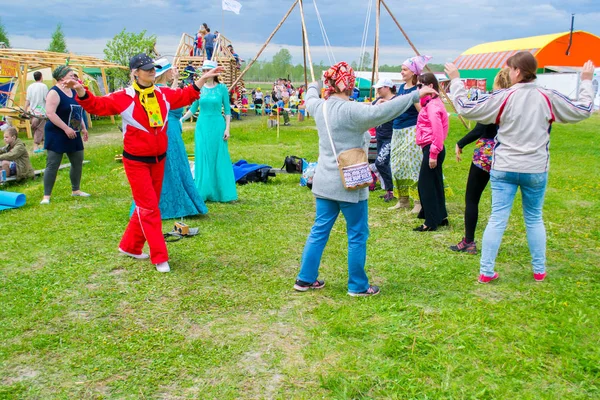  Haziran 8-12, 2018 üzerinde Tyumen, Rusya'da meydana geldi gökyüzü ve toprak ethnofestival