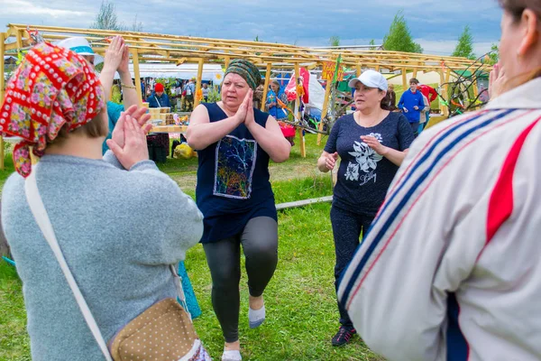 天空和地球 Ethnofestival 已经发生在琼 2018 在秋明州 俄罗斯 — 图库照片