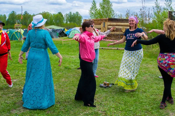  Haziran 8-12, 2018 üzerinde Tyumen, Rusya'da meydana geldi gökyüzü ve toprak ethnofestival