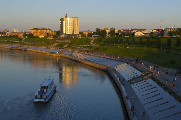 Tyumen Federacja Rosyjska Lipca 2018 Statek Motorowy Tyumen Unosi Się — Zdjęcie stockowe