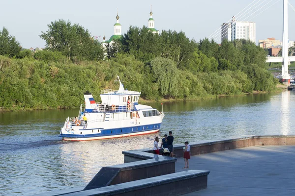 Tyumen Russia July 2018 Walking Motor Ship Floats River Tura — Stock Photo, Image