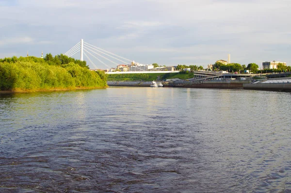 Wiszący Most Nabrzeże Rzeki Tura Tyumen Federacja Rosyjska — Zdjęcie stockowe