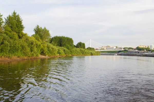 Wiszący Most Nabrzeże Rzeki Tura Tyumen Federacja Rosyjska — Zdjęcie stockowe