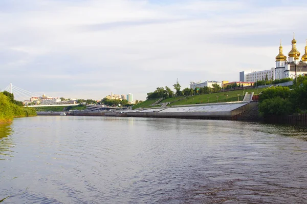 Suspension Bridge Tura River Embankment Tyumen Russia — Stock Photo, Image