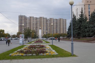 1941-1945 Büyük Vatanseverlik Savaşı cephede ölen askerler için mum meydanın bellek Tyumen, Rusya içine yerleştirilen