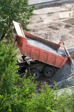 Tyumen, Rusya, 20 Ağustos 2020: Çalışma sürecindeki inşaat ekipmanları