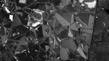 yavaş hareket ile kırık ve kırık cam