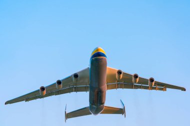 Antonov An-225 MRIYA uçak Kiev, Ukrayna Kyiv havaalanından alır. Bu dev kargo uçağı şimdiye kadar yapılmış en ağır uçağıdır. Yaz 2018