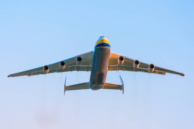 Antonov An-225 MRIYA uçak Kiev, Ukrayna Kyiv havaalanından alır. Bu dev kargo uçağı şimdiye kadar yapılmış en ağır uçağıdır. Yaz 2018