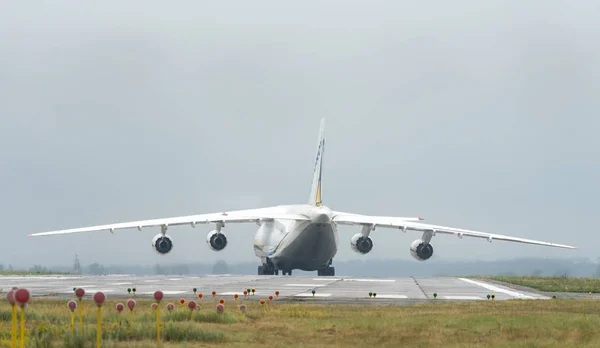 124 100M 150 Ruslan Transportador Carga Aeronaves Ucraniana Aeroporto Gostomel — Fotografia de Stock