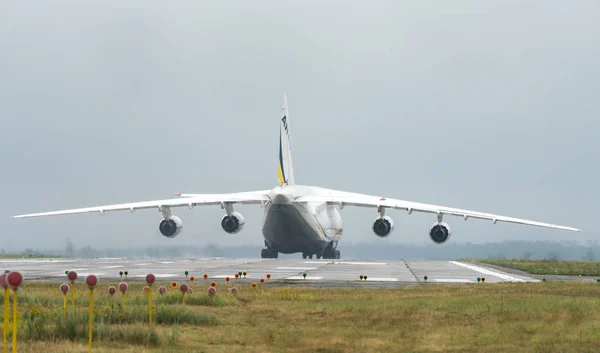 124 100M 150 Ruslan Transportador Carga Aeronaves Ucraniana Aeroporto Gostomel — Fotografia de Stock